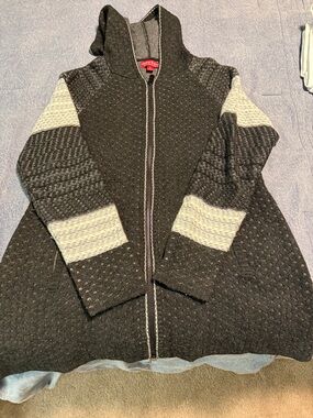 Krimson Klöver XL Hooded Zip Knit Cardigan in Charcoal with Cream Trim